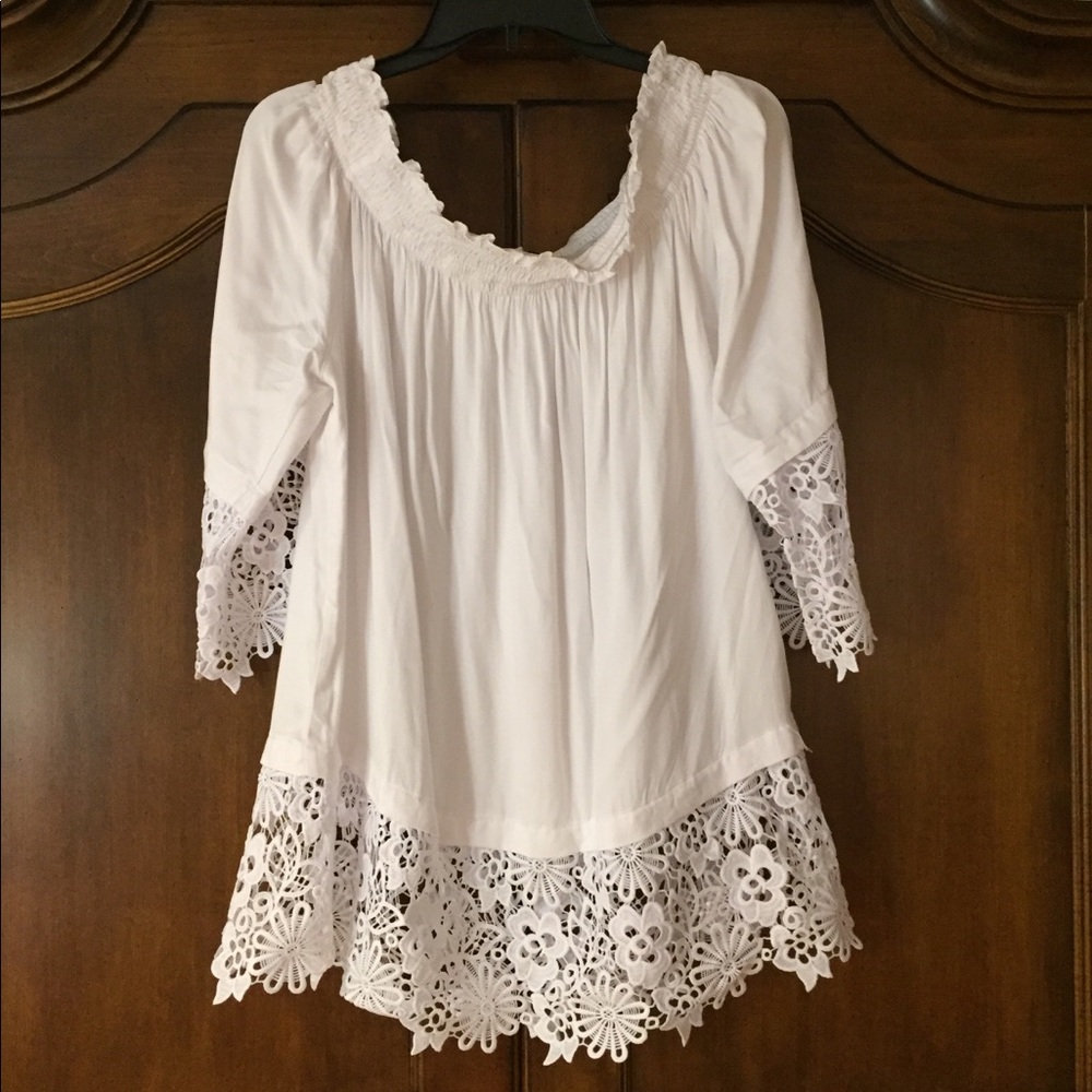 Bella Sky Off the shoulder top